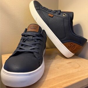 Levi’s Men’s Sneakers Size 13 Gray Casual Mid-Top Shoes